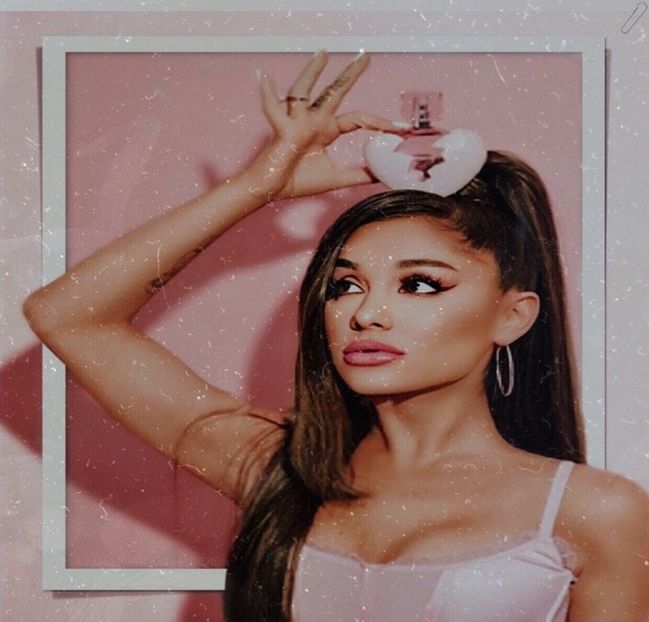 Crezi că dacă eu aș ști n-aș face...... A da? Uitasem de dată.... Mda... și eu care mă gândeam cl. - Cine s-ar fi gândit că o să ajungem la episodul 2