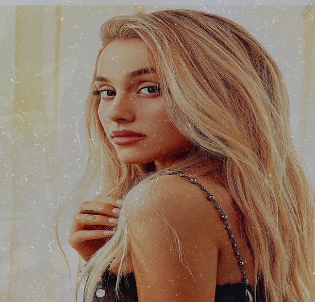 A ce drăguț... Da frt știu că eu aveam fustă.... Mie nu-mi vine să cred că e aproape aprilie? cl. - Cine s-ar fi gândit că o să ajungem la episodul 2