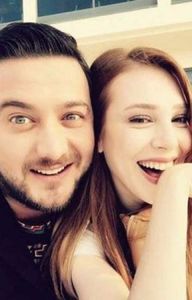 Koray ve Defne - Kiralik așk