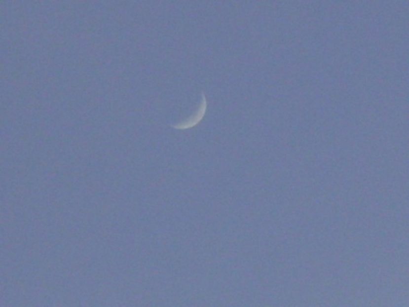 Luna noua in Taur - Luna - Soarele si norii - 2