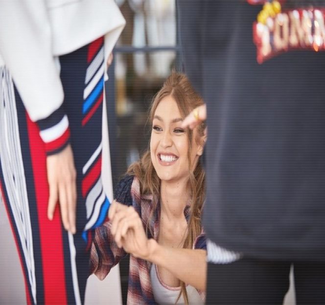 — Îl facă pe Zayn să accepte propunerea respectivă, continuă să susţină teoria propriu-zisă, - 10 Something we gotta maintain