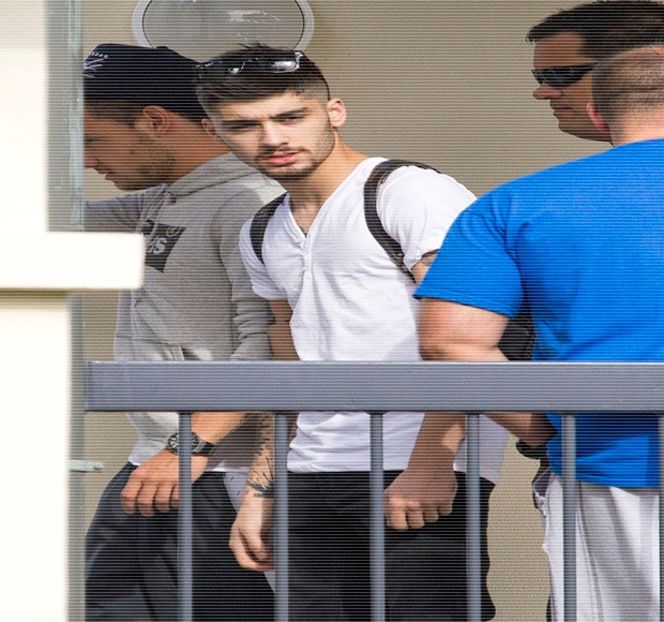 — Aşază punga pe salteaua patului, iar imediat ce palma lui pătrunde în interiorul respectivei - 11 Quit talking all that nonsense