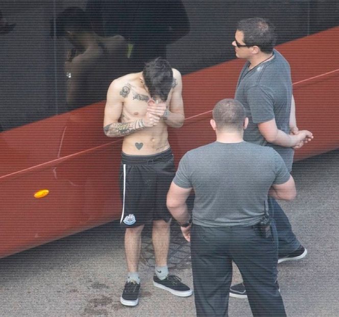 — Acordă atenţie vorbelor venite din partea iubitei sale, explicaţia dovedindu-se a fi de fapt - 11 Quit talking all that nonsense