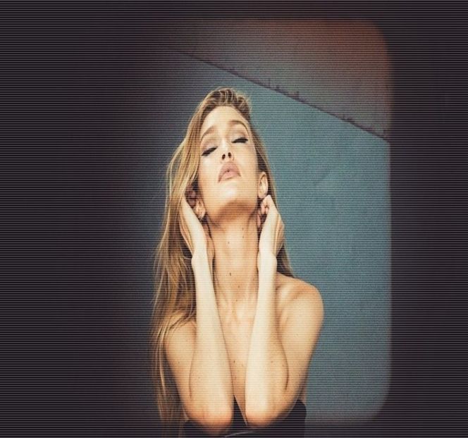 — Adoptând o tonalitate vizibil ironică, însă cu o seriozitate aparte, astfel încât să ofere - 11 Quit talking all that nonsense