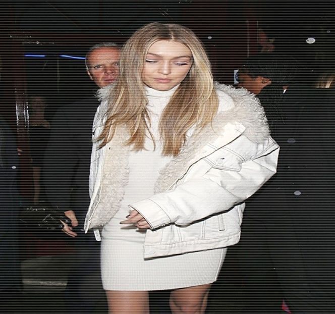 — Prinde cutia din partea acesteia ce reprezenta cadoul dedicat iubitului ei, cutie ce deţinea un - 11 Quit talking all that nonsense