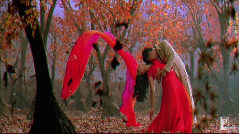 ɢʟɪᴍᴍᴇʀɪɴɢᴄʜᴀᴍᴘᴀɢɴᴇᴍᴀɢ ɢᴏᴛ ᴍᴇʀᴇ ʜᴀᴀᴛʜ ᴍᴇɪɴ - Rain is just confetti from the sky