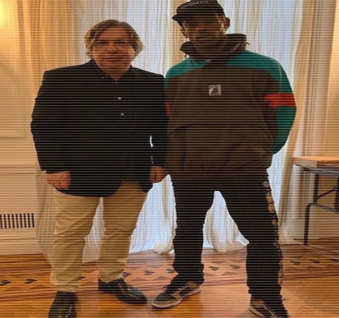 — Îi oferă un răspuns reprezentat de o mişcare produsă în sens negativ; căci desigur, nu ar fi - 11 Quit talking all that nonsense