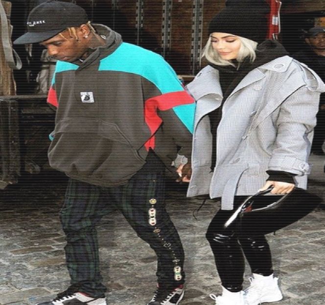 — Odată ce capul îi urcă din nou. Intenţionase până acum câteva secunde să producă o - 11 Quit talking all that nonsense