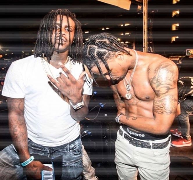 — Facială, apasă pe iconiţa din colţul telefonului ce avea să-i deschidă astfel agenda telefonică. - 11 Quit talking all that nonsense