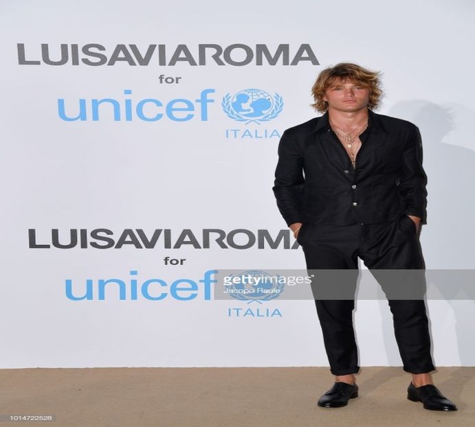 ― dar cum Nadia nu îl pusese niciodată într-o situație neplăcută alege de data aceasta - xE02xS01 haters gonna h a t e