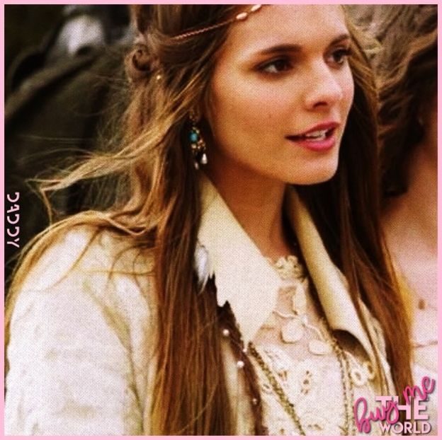 ✘┊ ❛ Ah, așa mai faci tu. Am înțeles. ❜ zâmbește ❛ Bine, poluez aerul cu vocea mea, tu? ❜ - eps 05x În ochi se aprind