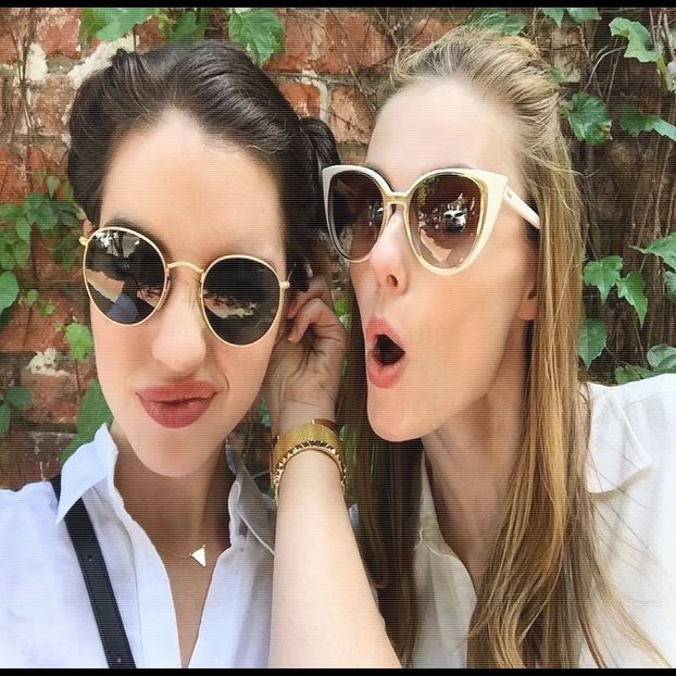 — cu o tentă de aroganță spre Kylie. ❞Ai nevoie de ochelari, Wood.❞ Sustrage sticla de apă - Métamorphoses! Pri0m1is liber