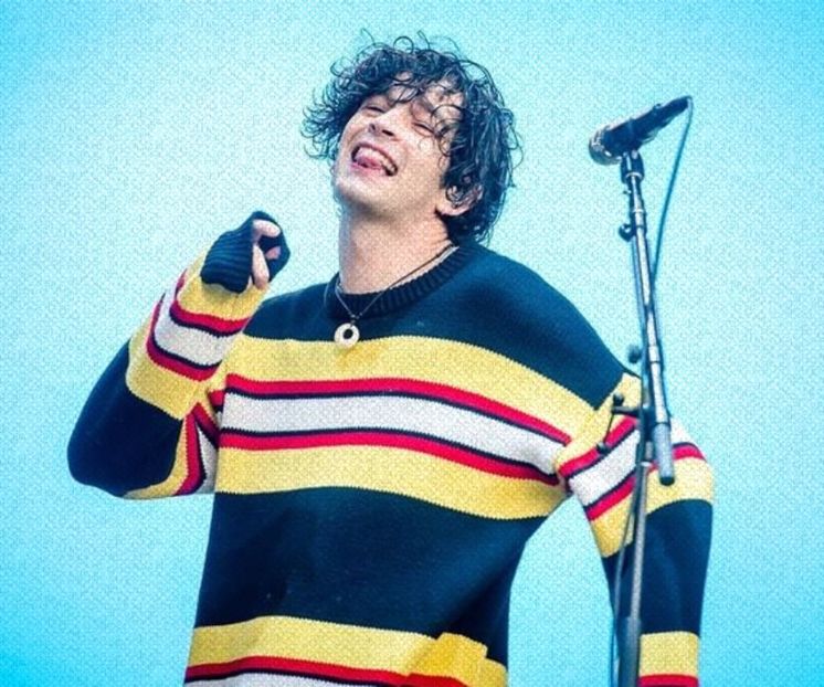 ⊺ⱶ∙ⱻ⃞¹⁹⁷⁵∕.; soarele apunea iar declinul luminii îl repunea în mișcare. Își părăsea mașina în - Métamorphoses! Pri0m1is liber