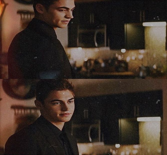 ℋ↬ cu aerul rece și ușor umed, din pricina faptului că aseară avusese loc o scurtă aversă - Métamorphoses! Pri0m1is liber