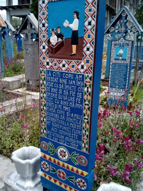  - Cimitirul vesel