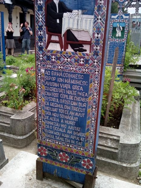  - Cimitirul vesel