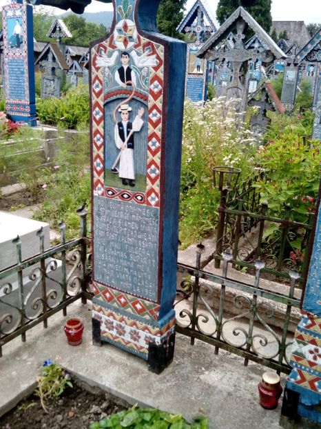  - Cimitirul vesel
