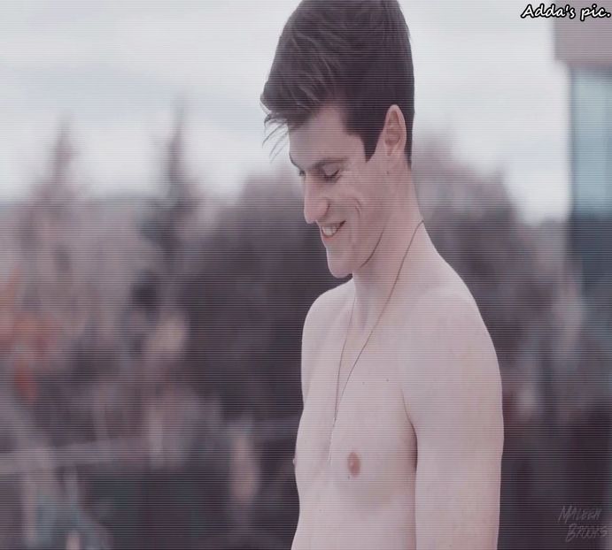 *ii da la bu;;ci* Stai ca poate vedeam si noi cum il bate ma;ta. - episodul 77