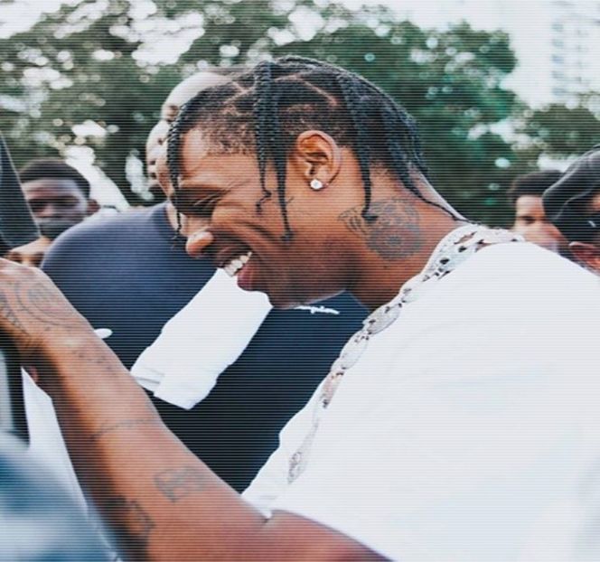 — Odată cu potrivirea contactului vizual, buza inferioară produce o mică distanţă faţă de - 11 Quit talking all that nonsense