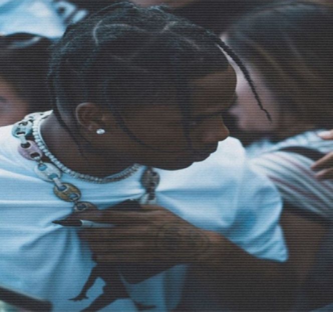 — Mersul său continuă în acelaşi ritm şi cu acelaşi scop până în clipa în care paşii i se - 11 Quit talking all that nonsense