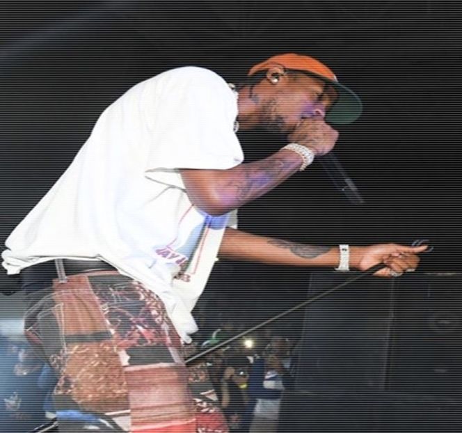 — Parte laterală, planificând intenţia de a găsi haine potrivite de schimb pentru şatena - 11 Quit talking all that nonsense