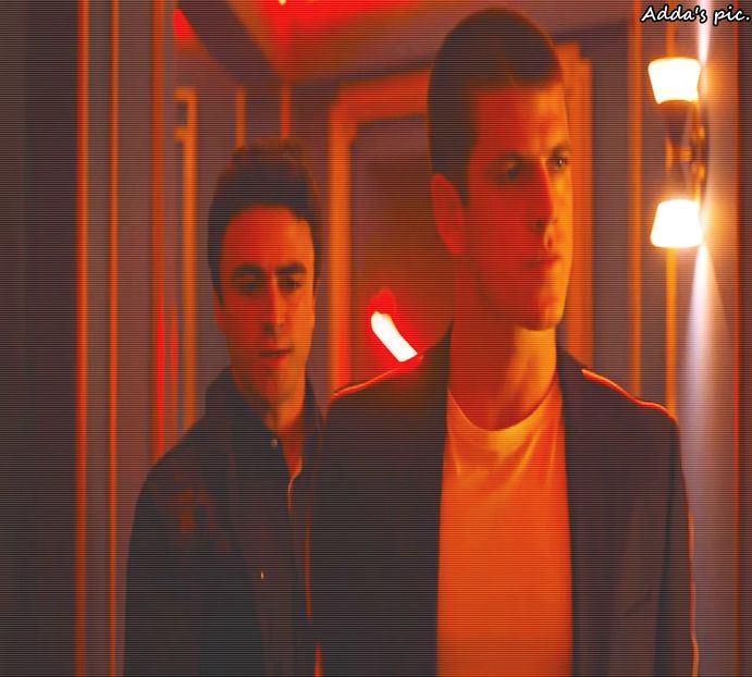 》#Râde, acesta știind deja că Erin îi era clientă fidelă shaormăriei la care lucra, de-i venea+ - xE04xS01 haters gonna h a t e