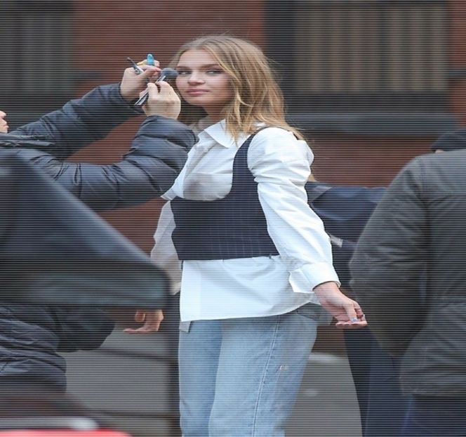 — Nu şi-ar fi dorit continuarea, ci mai degrabă din lipsă de aer. Aşadar, buzele exagerat de - 11 Quit talking all that nonsense