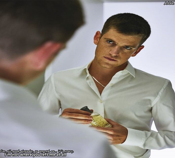 》#Se uită spre ea, privirile lor întâlnindu-se. "Hmm, dar ție? Îți este teamă de mine?" - xE04xS01 haters gonna h a t e