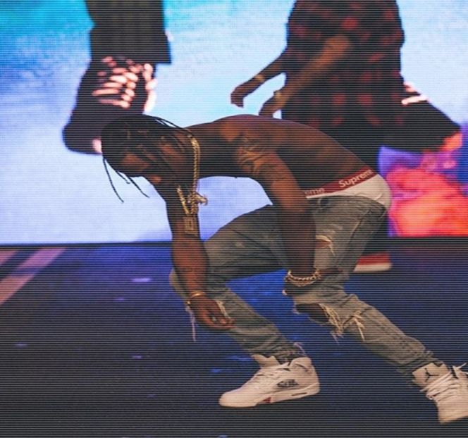 — Singurul amănunt lipsă din parcursul sărutului curent? Jovialitatea. Evidenţa unei - 11 Quit talking all that nonsense