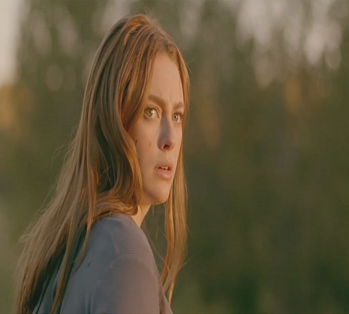 Se face toată roșie când aude ce spune Giovanni. Se simțea ca atunci când avea 7 ani și - xE04xS01 haters gonna h a t e