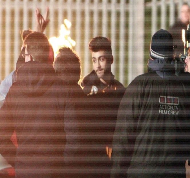 — Corpului lui Gigi, îi urcă, până ce degetele şi le infiltrează printre firele blonde de păr ale - 11 Quit talking all that nonsense