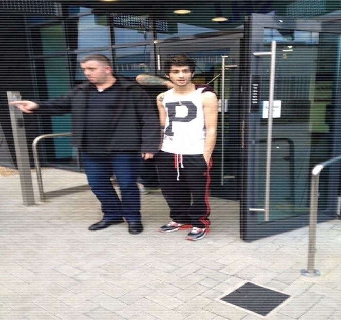 — Renunţă fără ezitare la orice acţiune deja bine propusă anterior, şi astfel se întoarce - 11 Quit talking all that nonsense