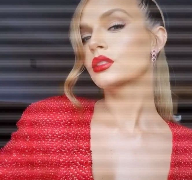 — Câte se observă tu eşti implicat într-o relaţie, iar noi nu mai avem nicio treabă oricum.” - 11 Quit talking all that nonsense