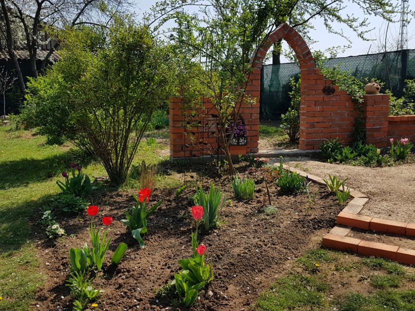 Cetatuia - 2020 Mart-Apr_Idilic garden