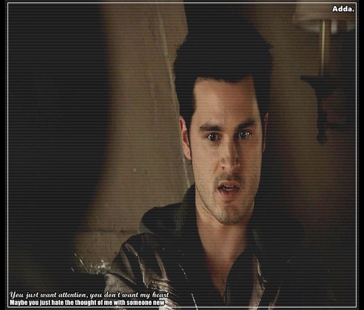 *se impiedica si ii pune mana pe kw;r ca sa nu cada* - episodul 77