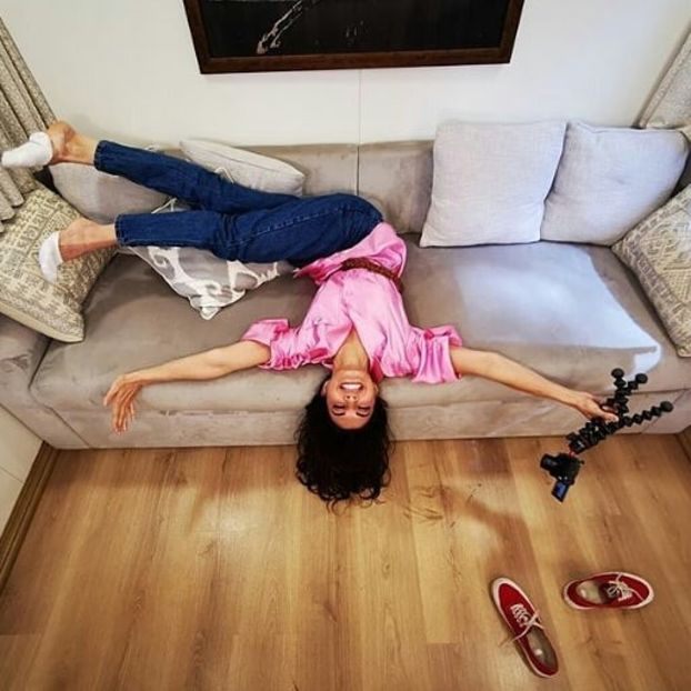 Iar se f;t astia *isi da muzica mai tare* Numai eu stau si sufar dupa pro;stu de Alberto - episodul 78