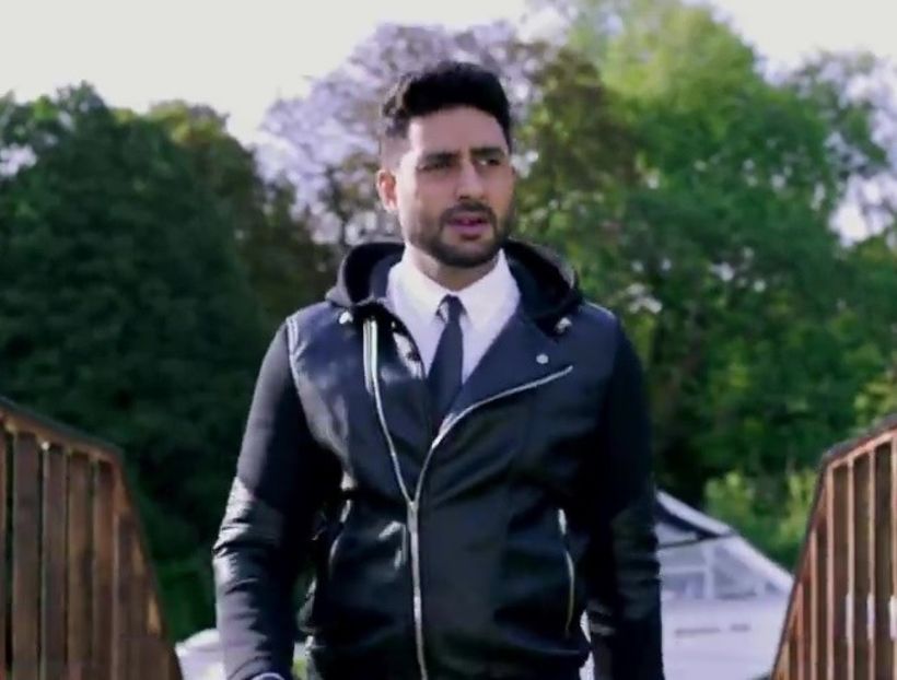 *da cu pumnii si picioarele in usa*Daca nu deschizi iti sparg geamurile!! - episodul 78