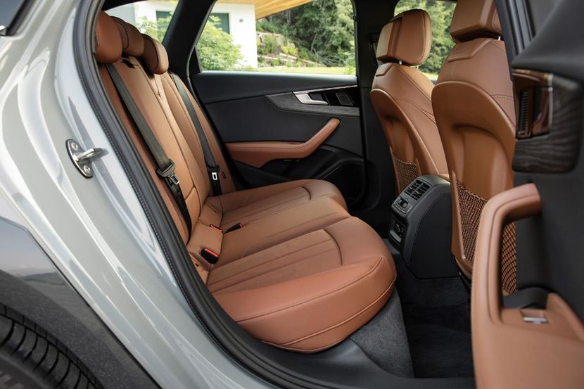 rear-passenger-seats-carbuzz-668340-1600 - Masini 2020 Audi A4 allroad