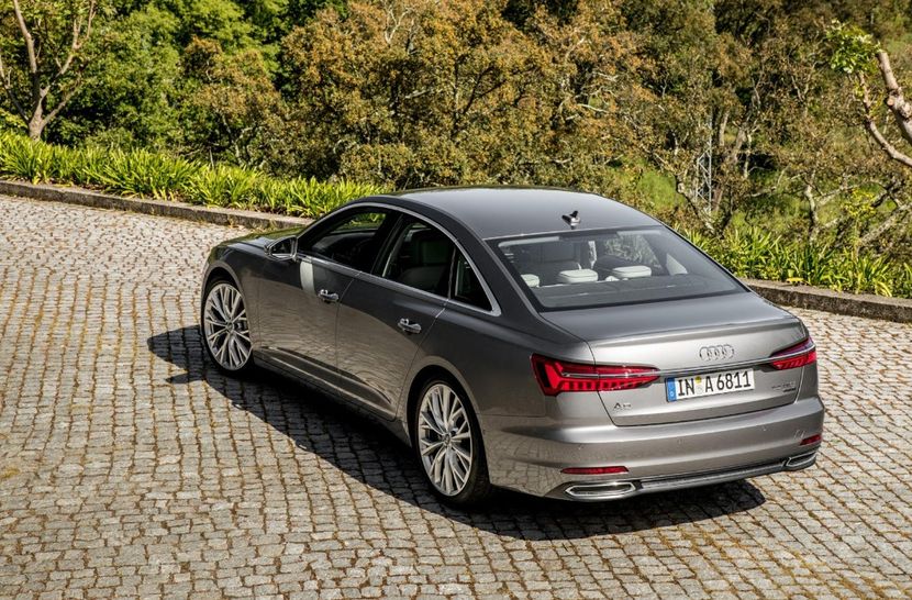 2019-2020-audi-a6-rear-angle-view-carbuzz-448424-1600 - Masini 2019-2020 Audi A6