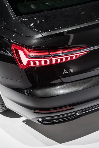 2019-2020-audi-a6-taillights-carbuzz-448501-1600 - Masini 2019-2020 Audi A6