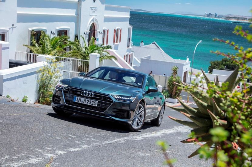 2018-2020-audi-a7-sportback-front-angle-view-carbuzz-448603-1600 - Masini 2019 Audi A7 Sportback