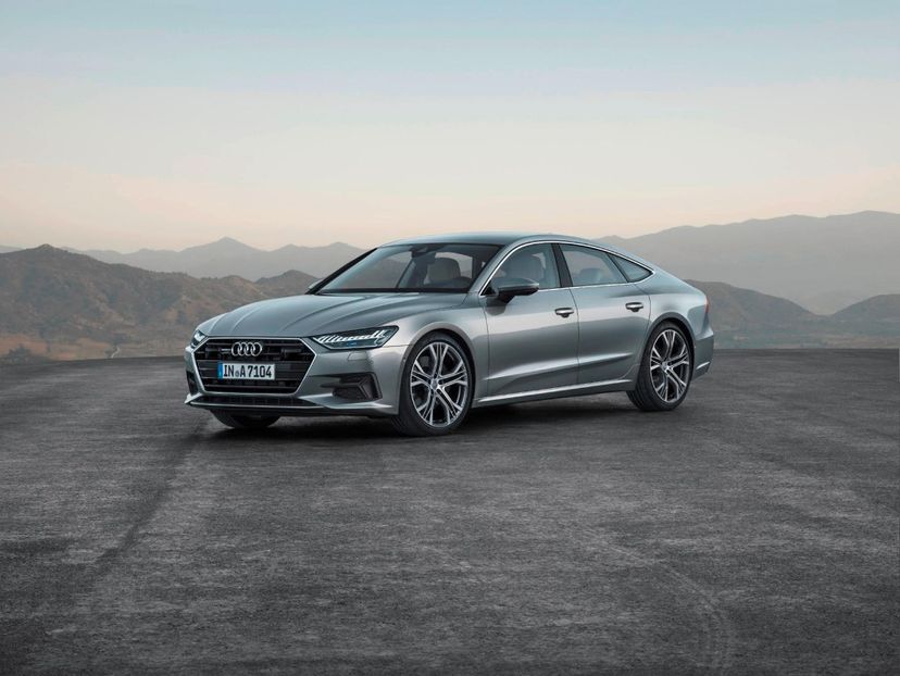 2018-2020-audi-a7-sportback-front-angle-view-carbuzz-448626-1600 - Masini 2019 Audi A7 Sportback