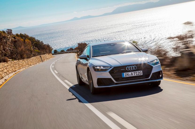 2018-2020-audi-a7-sportback-front-view-driving-carbuzz-448594-1600 - Masini 2019 Audi A7 Sportback