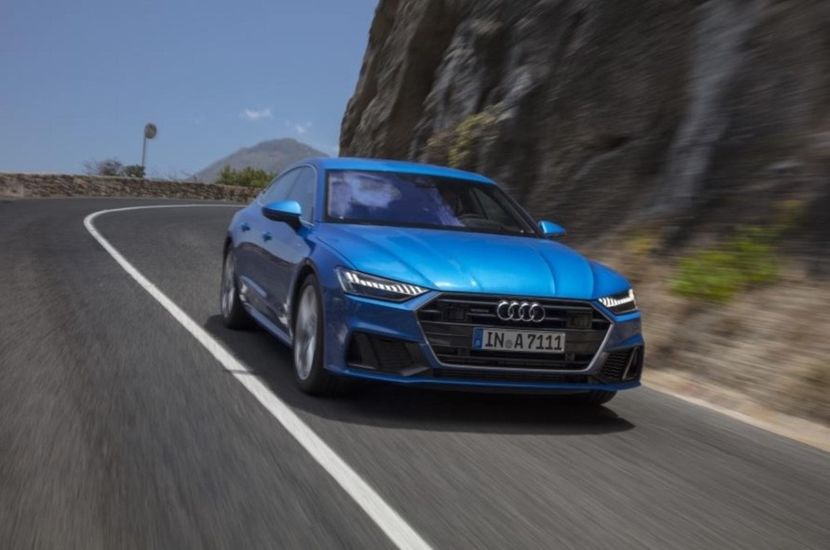 2018-2020-audi-a7-sportback-front-view-driving-carbuzz-448609-1600 - Masini 2019 Audi A7 Sportback