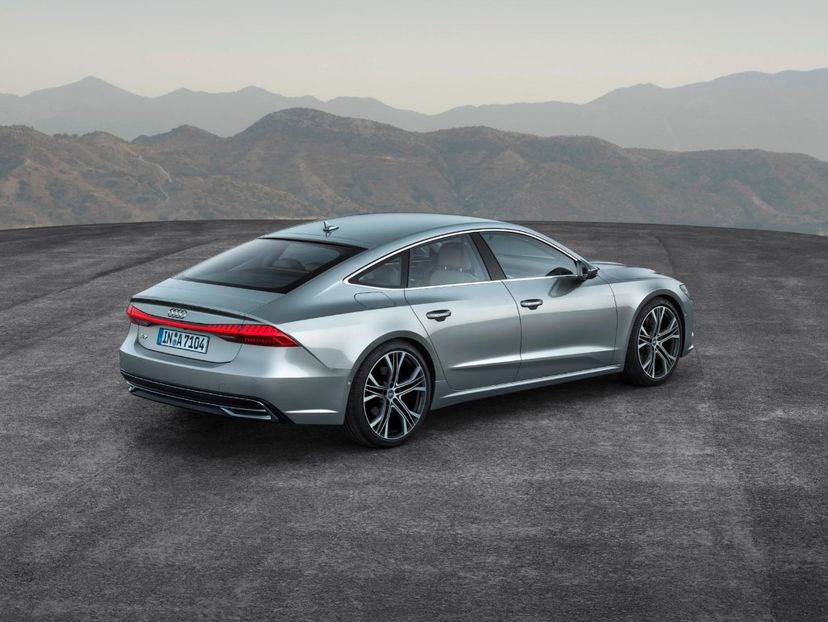 2018-2020-audi-a7-sportback-rear-angle-view-carbuzz-448629-1600 - Masini 2019 Audi A7 Sportback