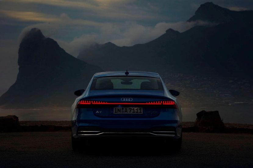 2018-2020-audi-a7-sportback-rear-view-carbuzz-448611-1600 - Masini 2019 Audi A7 Sportback