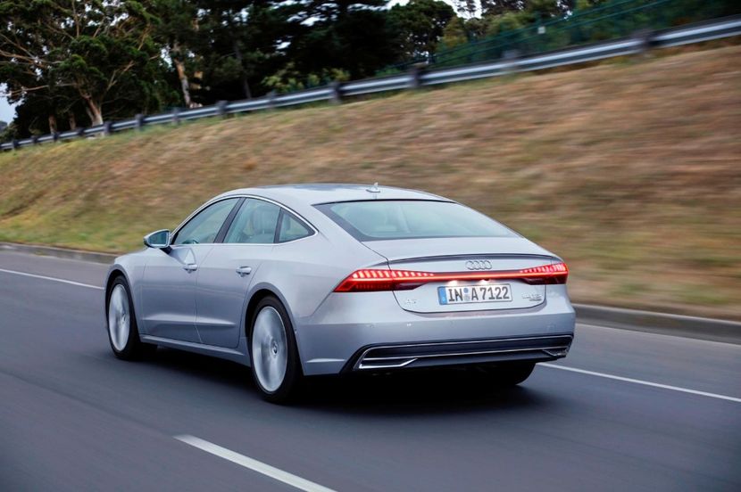 2018-2020-audi-a7-sportback-rear-view-driving-carbuzz-448588-1600 - Masini 2019 Audi A7 Sportback