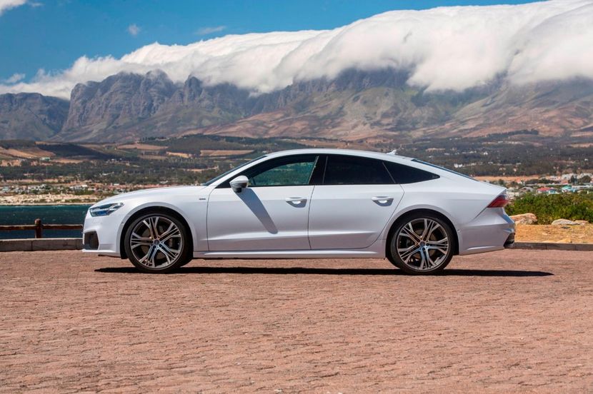 2018-2020-audi-a7-sportback-side-view-carbuzz-448599-1600 - Masini 2019 Audi A7 Sportback