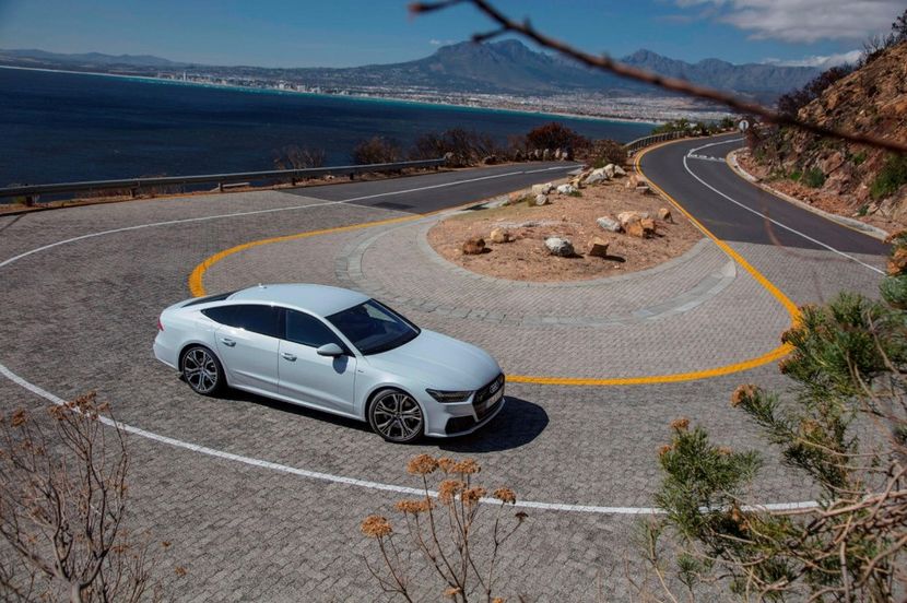 2018-2020-audi-a7-sportback-top-view-carbuzz-448591-1600 - Masini 2019 Audi A7 Sportback