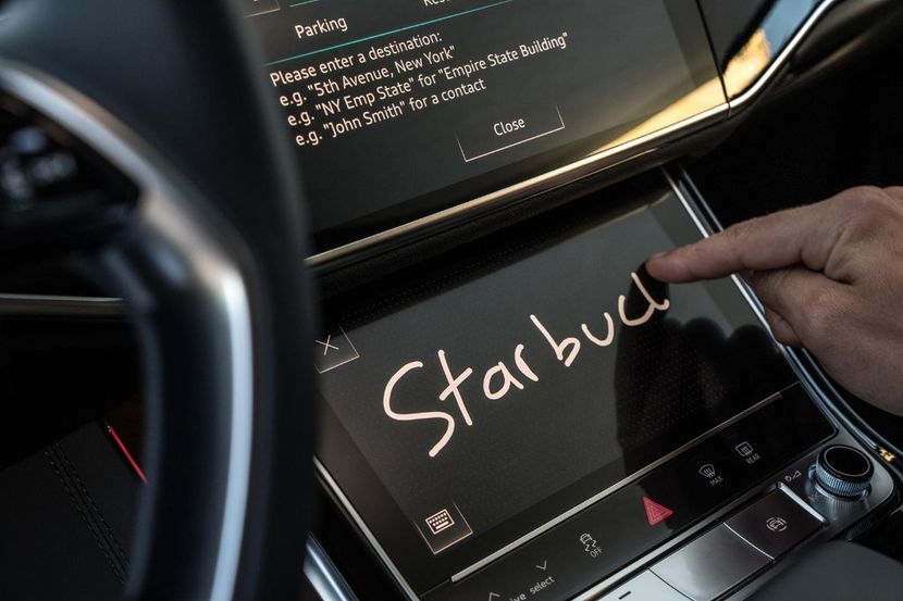2019-2020-audi-a8-central-console-carbuzz-683005-1600 - Masini 2020 Audi A8 Hybrid